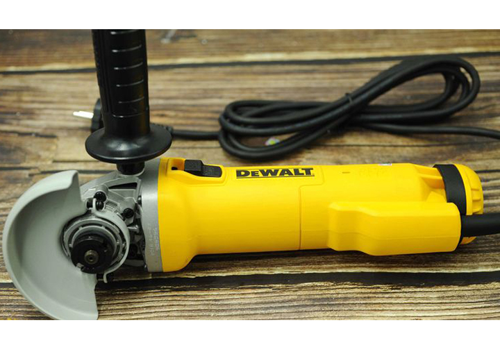 4" (100mm) Máy mài góc 1010W Dewalt DWE8300S 4" (100mm) Máy mài góc 1010W Dewalt DWE8300S