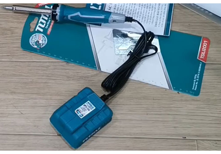 40W Mỏ hàn dùng pin 20V Total TSILI2001 40W Mỏ hàn dùng pin 20V Total TSILI2001