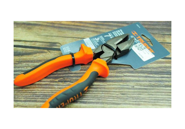 7" (180mm) Kìm răng (điện) cao cấp cách điện 1000V Truper 17338 (T200-7X) 7" (180mm) Kìm răng (điện) cao cấp cách điện 1000V Truper 17338 (T200-7X)