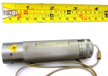 Đèn pin chiếu sáng Đèn pin chiếu sáng